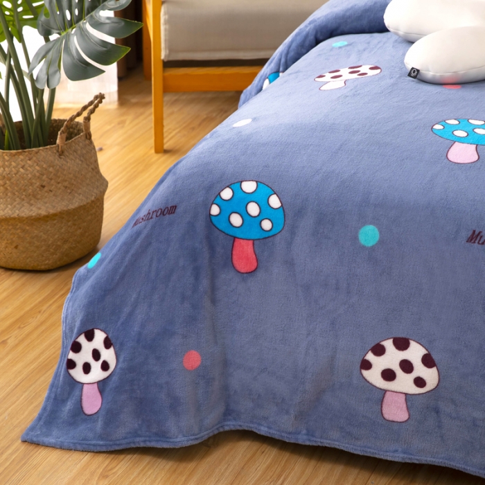 91家纺网 家纺一手货源 找家纺 侨鑫2022新款法兰绒多功能毛毯 蘑菇-蓝