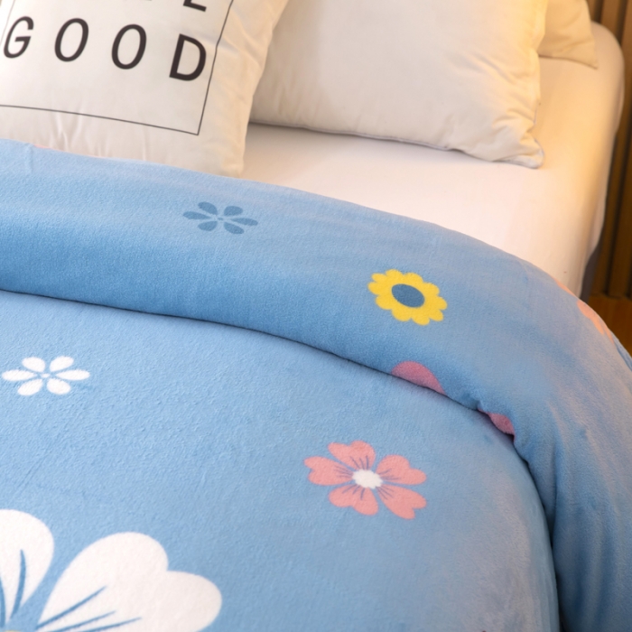 91家纺网 家纺一手货源 找家纺 侨鑫2022新款法兰绒多功能毛毯 秘密花园