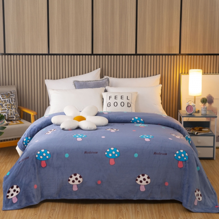 91家纺网 家纺一手货源 找家纺 侨鑫2022新款法兰绒多功能毛毯 蘑菇-蓝