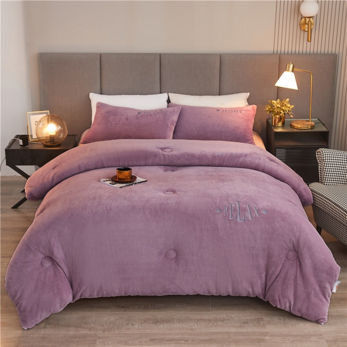 91家纺网 家纺一手货源 找家纺 喜居 2022新款双面刺绣纯色牛奶绒冬被芯春秋被子 黛紫