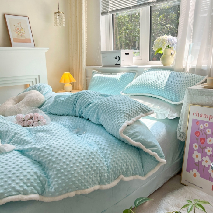 91家纺网 家纺一手货源 找家纺 淑女公社22秋冬新款豆豆绒牛奶绒兔毛花边蝴蝶结款四件套海洋蓝