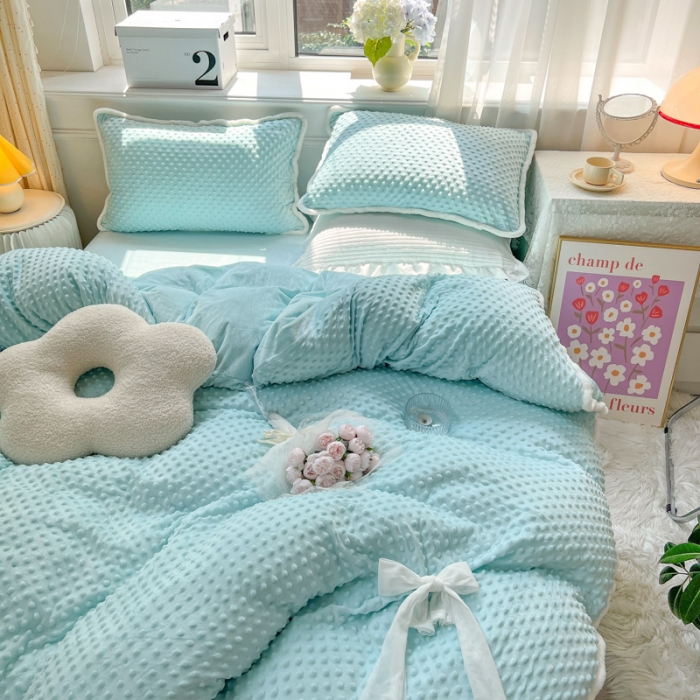 91家纺网 家纺一手货源 找家纺 淑女公社22秋冬新款豆豆绒牛奶绒兔毛花边蝴蝶结款四件套海洋蓝