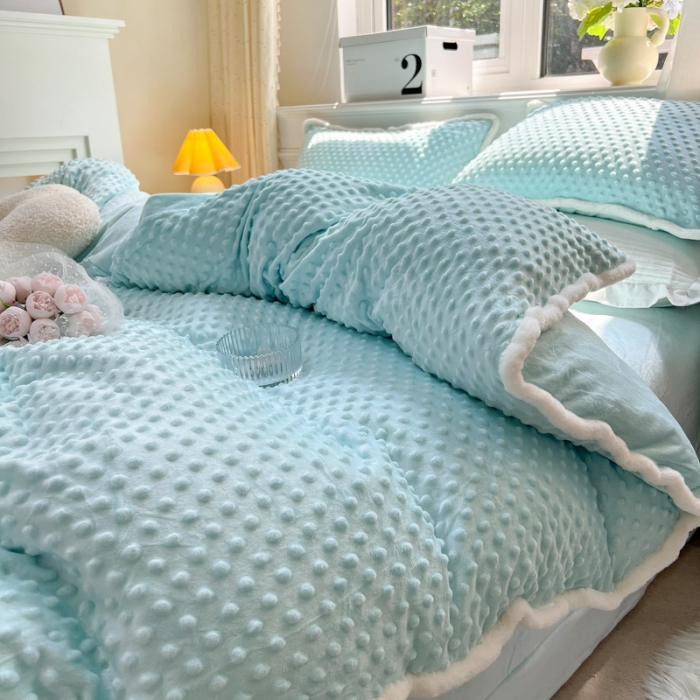 91家纺网 家纺一手货源 找家纺 淑女公社22秋冬新款豆豆绒牛奶绒兔毛花边蝴蝶结款四件套海洋蓝