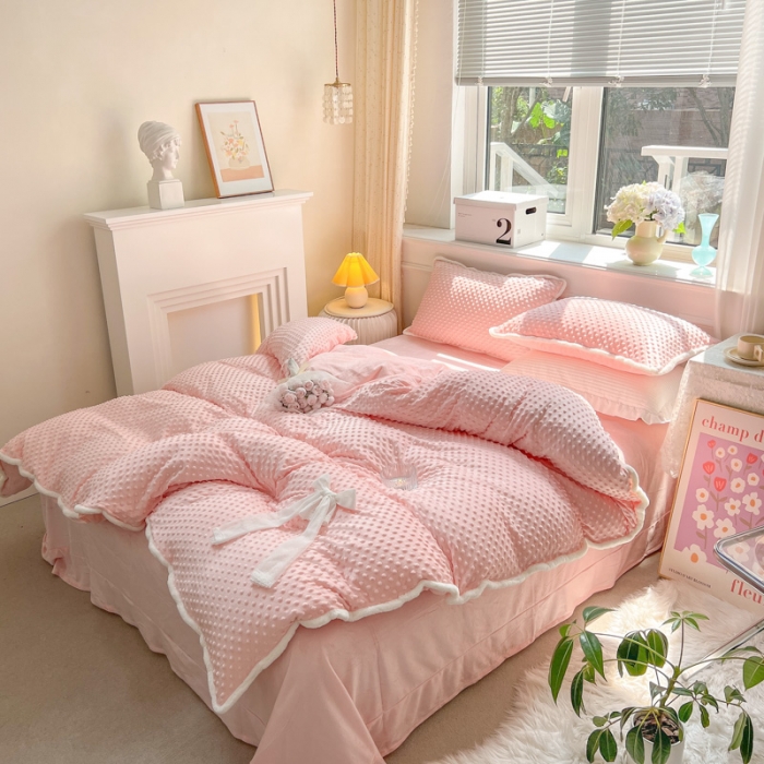 91家纺网 家纺一手货源 找家纺 淑女公社22秋冬新款豆豆绒牛奶绒兔毛花边蝴蝶结款四件套少女粉