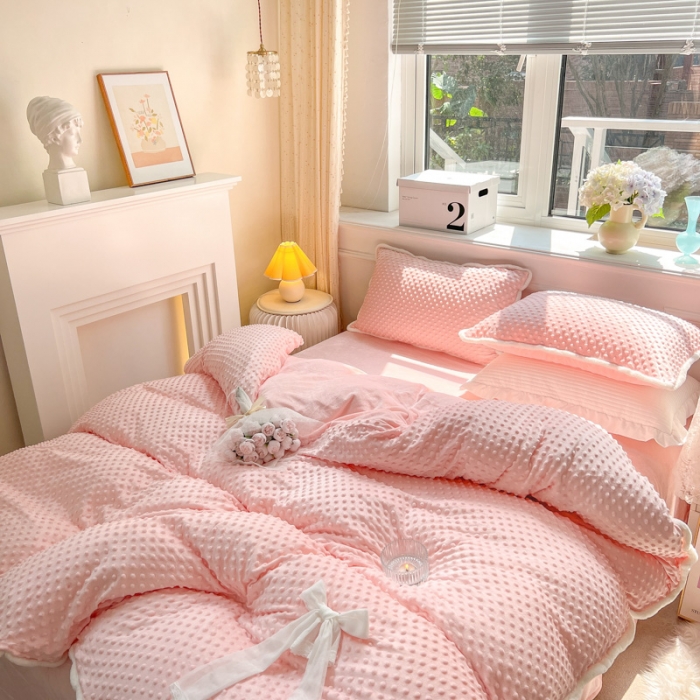 91家纺网 家纺一手货源 找家纺 淑女公社22秋冬新款豆豆绒牛奶绒兔毛花边蝴蝶结款四件套少女粉