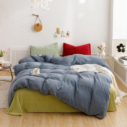 91家纺网 家纺一手货源 找家纺 珺柔 2023年新款双拼色纯色牛奶绒四件套 双拼灰豆绿