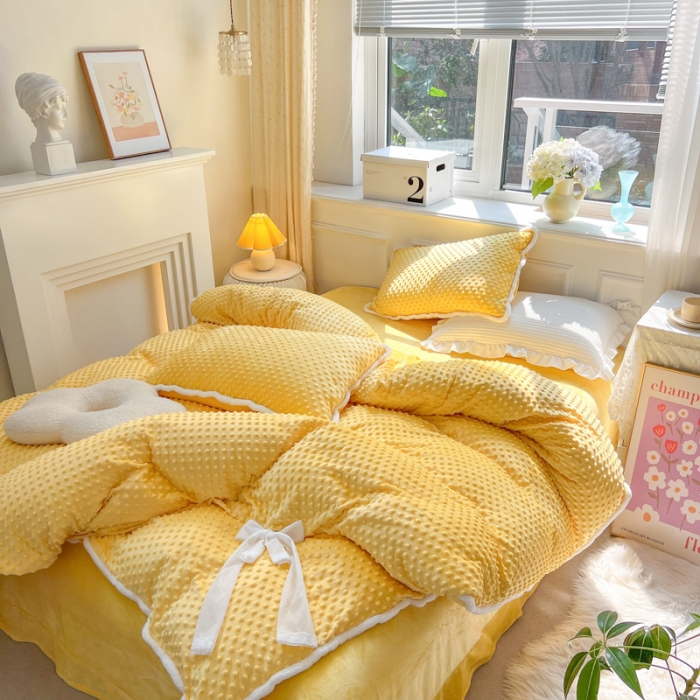 91家纺网 家纺一手货源 找家纺 淑女公社22秋冬新款豆豆绒牛奶绒兔毛花边蝴蝶结款四件套活力黄