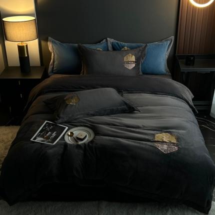 91家纺网 家纺一手货源 找家纺 （总）网客 2024新款牛奶绒四件套拼色绣花系列