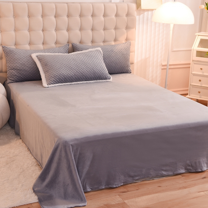 91家纺网 家纺一手货源 找家纺 艾米家居 2022秋冬新款豆豆绒+羊羔绒系列 灰色