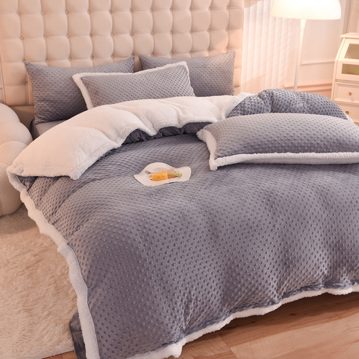 91家纺网 家纺一手货源 找家纺 艾米家居 2022秋冬新款豆豆绒+羊羔绒系列 灰色