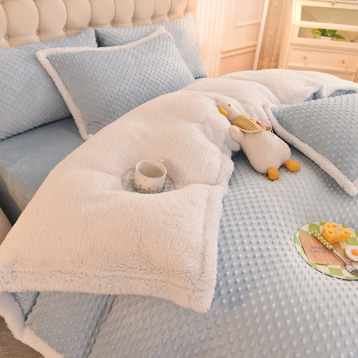 91家纺网 家纺一手货源 找家纺 艾米家居 2022秋冬新款豆豆绒+羊羔绒系列 蓝