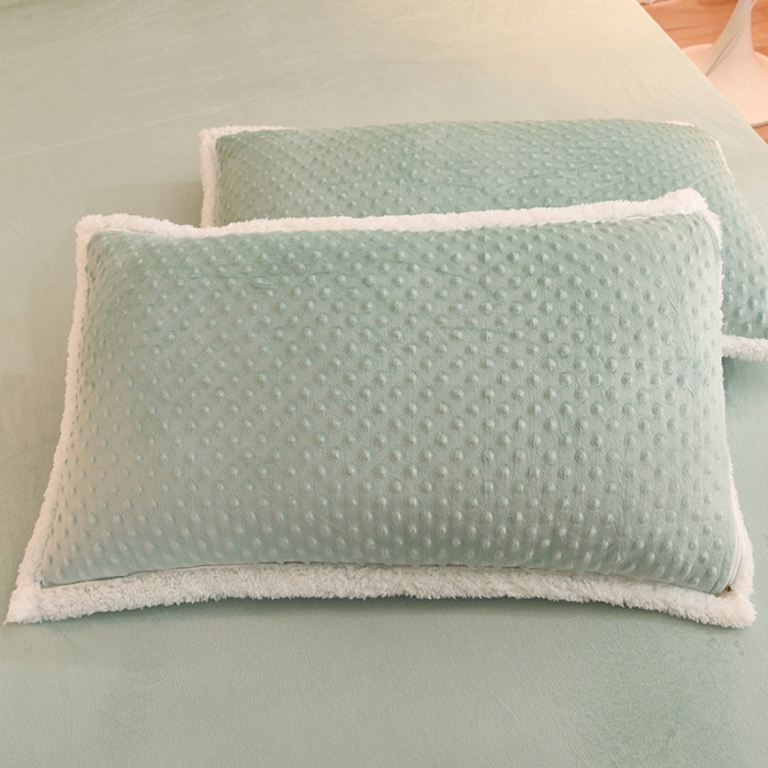 91家纺网 家纺一手货源 找家纺 艾米家居 2022秋冬新款豆豆绒+羊羔绒系列 水绿