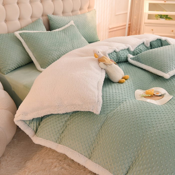 91家纺网 家纺一手货源 找家纺 艾米家居 2022秋冬新款豆豆绒+羊羔绒系列 水绿