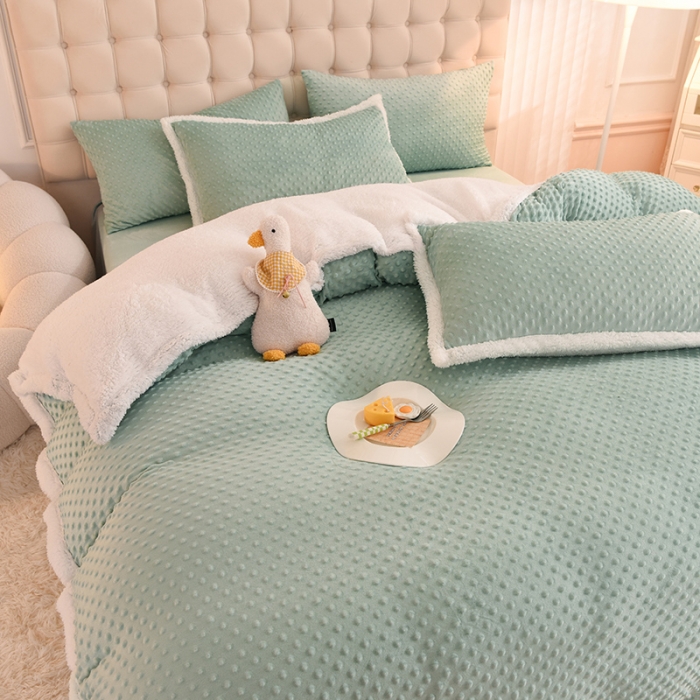 91家纺网 家纺一手货源 找家纺 艾米家居 2022秋冬新款豆豆绒+羊羔绒系列 水绿