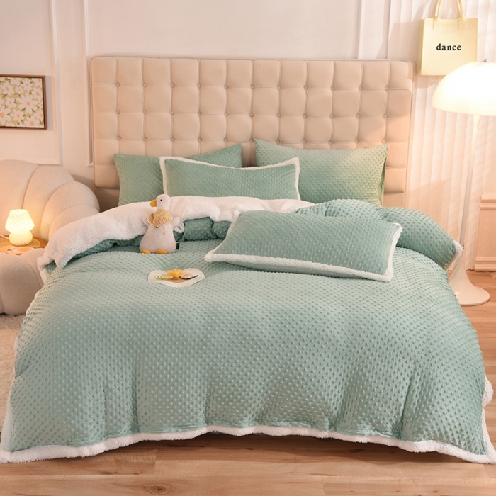 91家纺网 家纺一手货源 找家纺 艾米家居 2022秋冬新款豆豆绒+羊羔绒系列 水绿