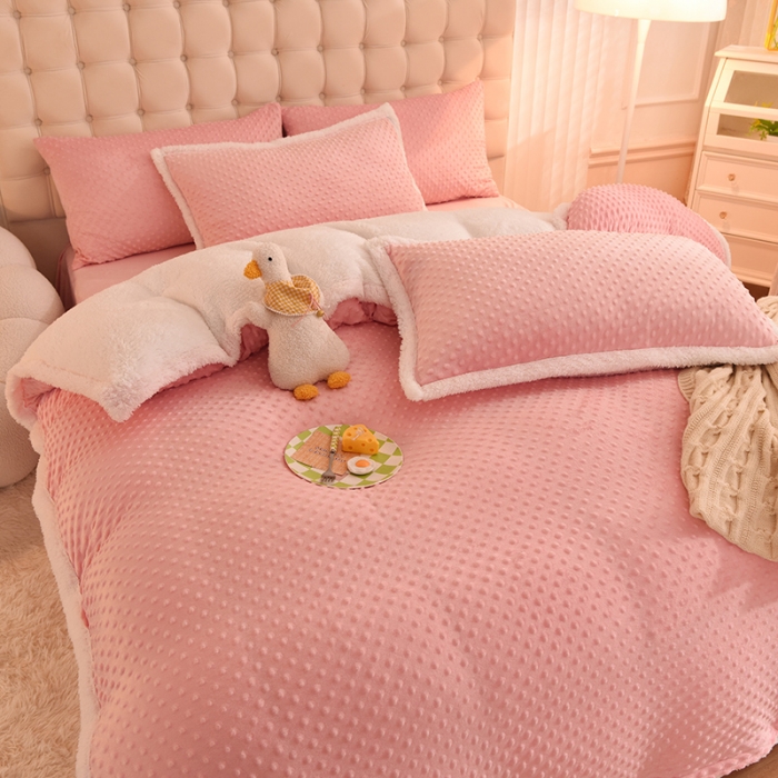 91家纺网 家纺一手货源 找家纺 艾米家居 2022秋冬新款豆豆绒+羊羔绒系列 玉色