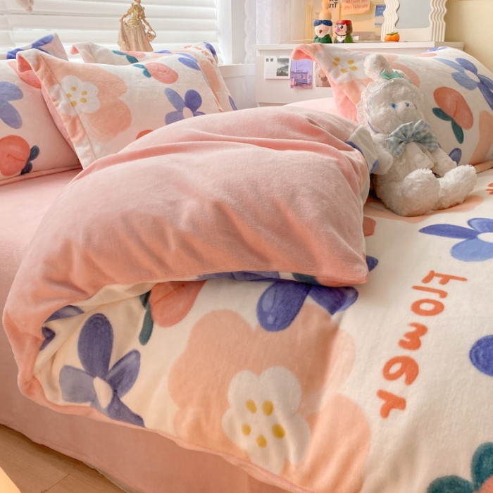 91家纺网 家纺一手货源 找家纺 上尚居 2022新款加厚保暖牛奶绒四件套 桃之夭夭