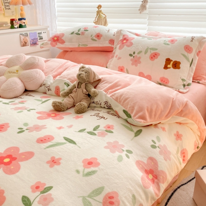 91家纺网 家纺一手货源 找家纺 上尚居 2022新款加厚保暖牛奶绒四件套 悠悠花园-粉