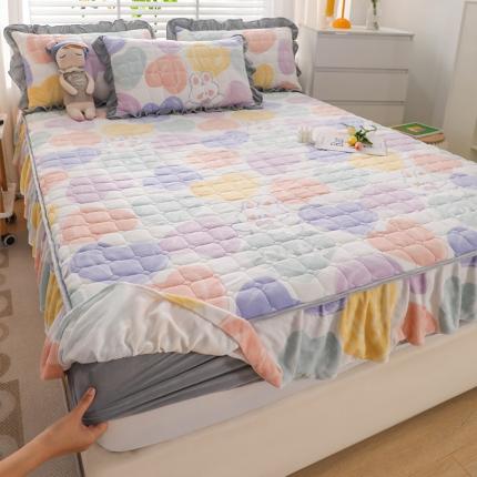 91家纺网 家纺一手货源 找家纺 （总）家之硕2022新款印花牛奶绒夹棉绗缝花边款床笠三件套