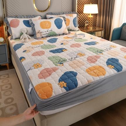 91家纺网 家纺一手货源 找家纺 家之硕2022新款印花牛奶绒夹棉绗缝花边款床笠三件套 阳光故事