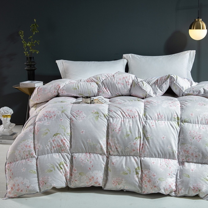 91家纺网 家纺一手货源 找家纺 俏企鹅 2025新款100支锦绒95白鹅绒被 淡雅灰