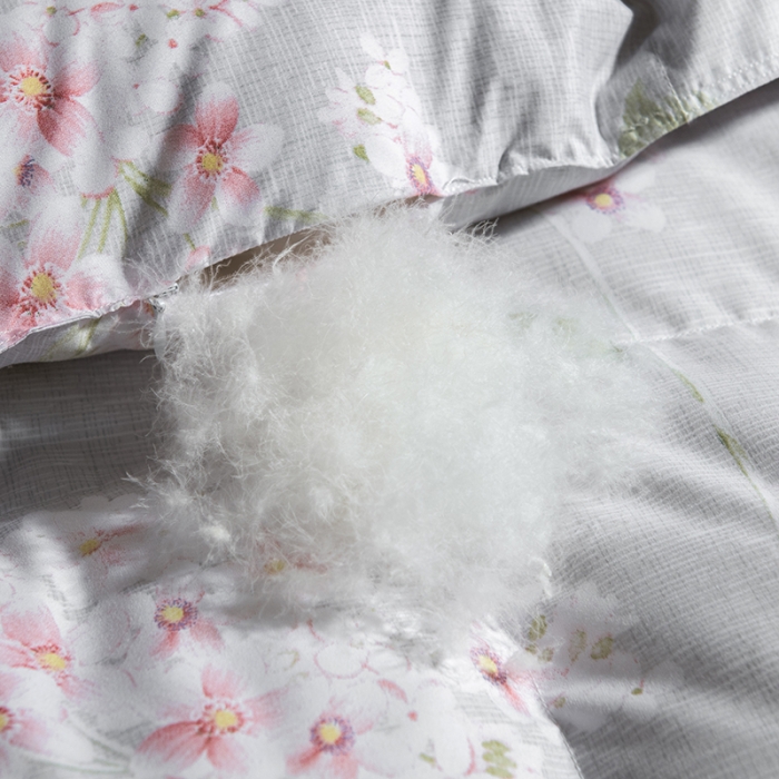 91家纺网 家纺一手货源 找家纺 俏企鹅 2025新款100支锦绒95白鹅绒被 淡雅灰