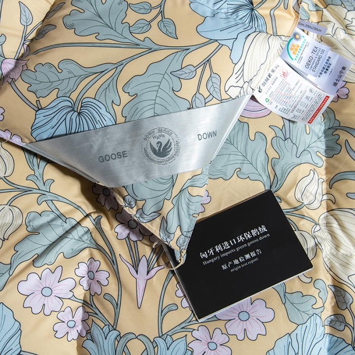 91家纺网 家纺一手货源 找家纺 俏企鹅 2025新款100支锦绒95白鹅绒被 清新绿