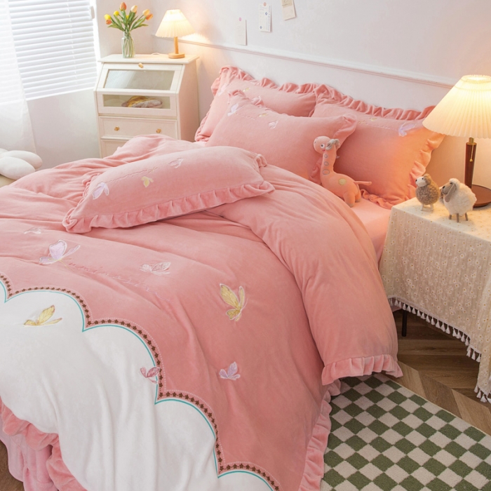 91家纺网 家纺一手货源 找家纺 （总）优姿家纺 2022新品牛奶绒贴边绣花荷叶花边保暖四件套