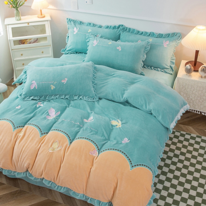 91家纺网 家纺一手货源 找家纺 优姿家纺 牛奶绒贴边绣花荷叶花边保暖四件 蝶舞纷飞-黄