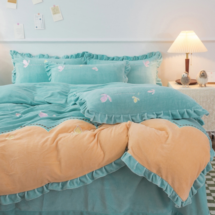 91家纺网 家纺一手货源 找家纺 优姿家纺 牛奶绒贴边绣花荷叶花边保暖四件 蝶舞纷飞-黄