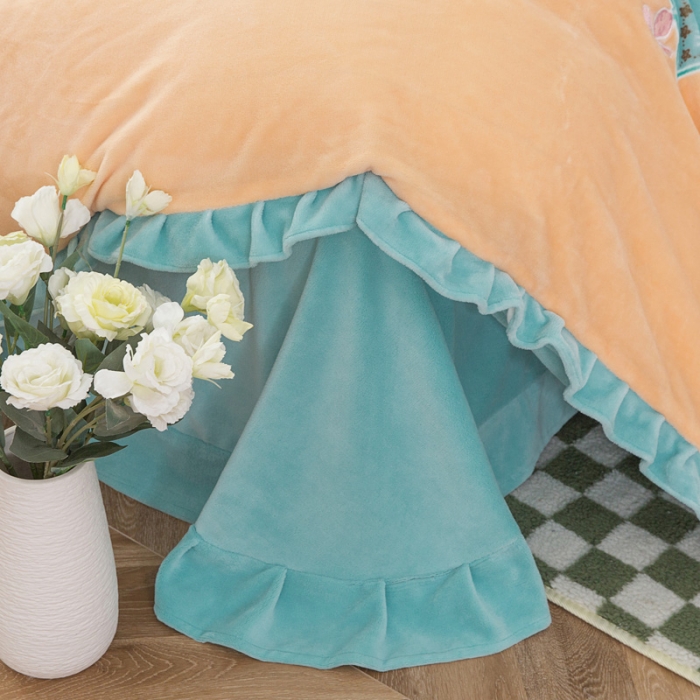 91家纺网 家纺一手货源 找家纺 优姿家纺 牛奶绒贴边绣花荷叶花边保暖四件 蝶舞纷飞-黄