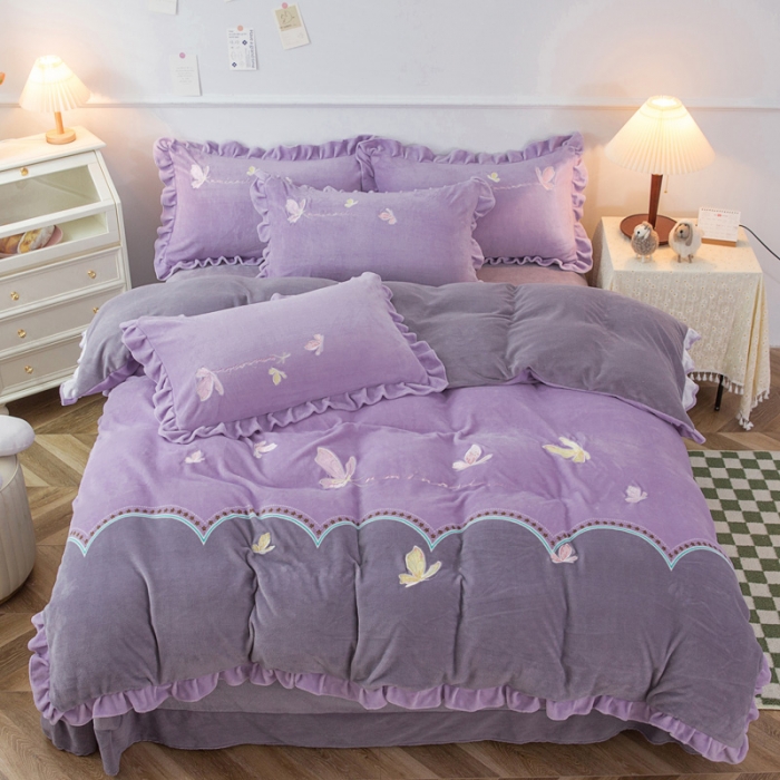 91家纺网 家纺一手货源 找家纺 优姿家纺 牛奶绒贴边绣花荷叶花边保暖四件 蝶舞纷飞-紫