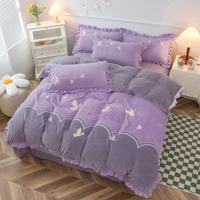 91家纺网 家纺一手货源 找家纺 优姿家纺 牛奶绒贴边绣花荷叶花边保暖四件 蝶舞纷飞-紫