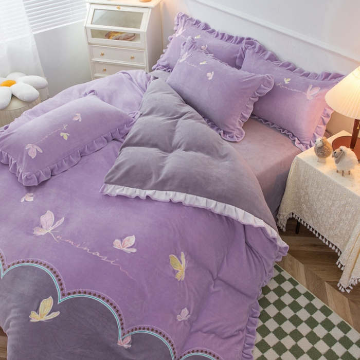 91家纺网 家纺一手货源 找家纺 优姿家纺 牛奶绒贴边绣花荷叶花边保暖四件 蝶舞纷飞-紫