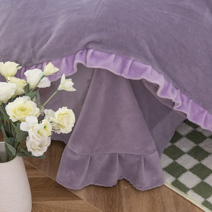 91家纺网 家纺一手货源 找家纺 优姿家纺 牛奶绒贴边绣花荷叶花边保暖四件 蝶舞纷飞-紫