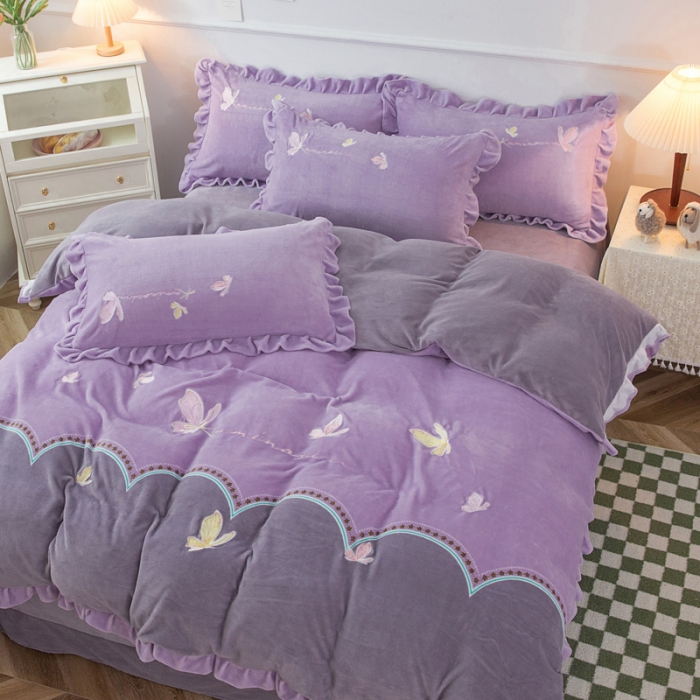 91家纺网 家纺一手货源 找家纺 优姿家纺 牛奶绒贴边绣花荷叶花边保暖四件 蝶舞纷飞-紫