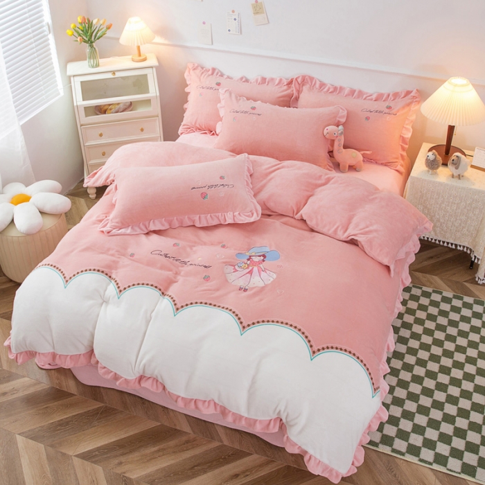 91家纺网 家纺一手货源 找家纺 优姿家纺 牛奶绒贴边绣花荷叶花边保暖四件 花仙子-白