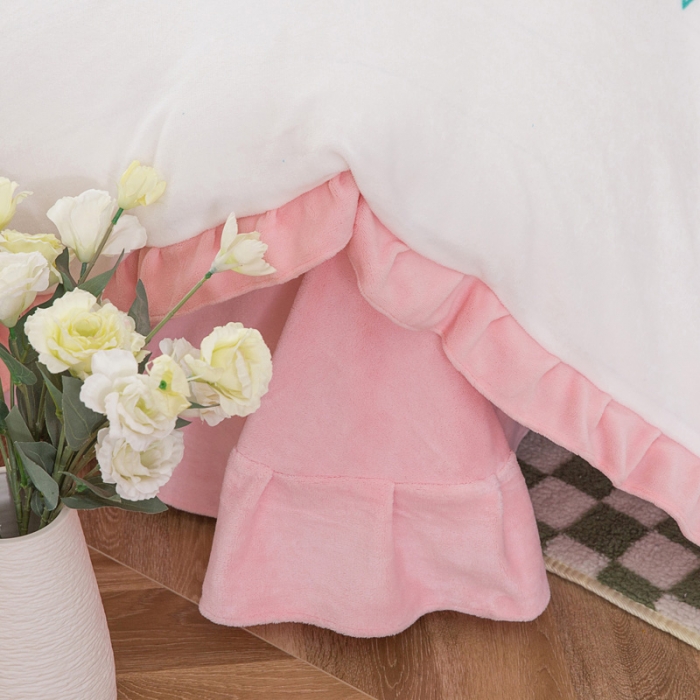 91家纺网 家纺一手货源 找家纺 优姿家纺 牛奶绒贴边绣花荷叶花边保暖四件 花仙子-白