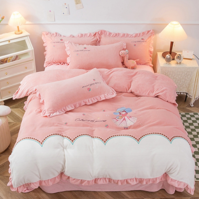 91家纺网 家纺一手货源 找家纺 优姿家纺 牛奶绒贴边绣花荷叶花边保暖四件 花仙子-白