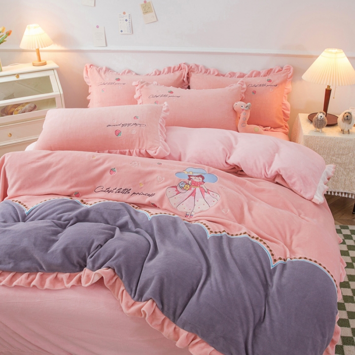 91家纺网 家纺一手货源 找家纺 优姿家纺 牛奶绒贴边绣花荷叶花边保暖四件 花仙子-玉