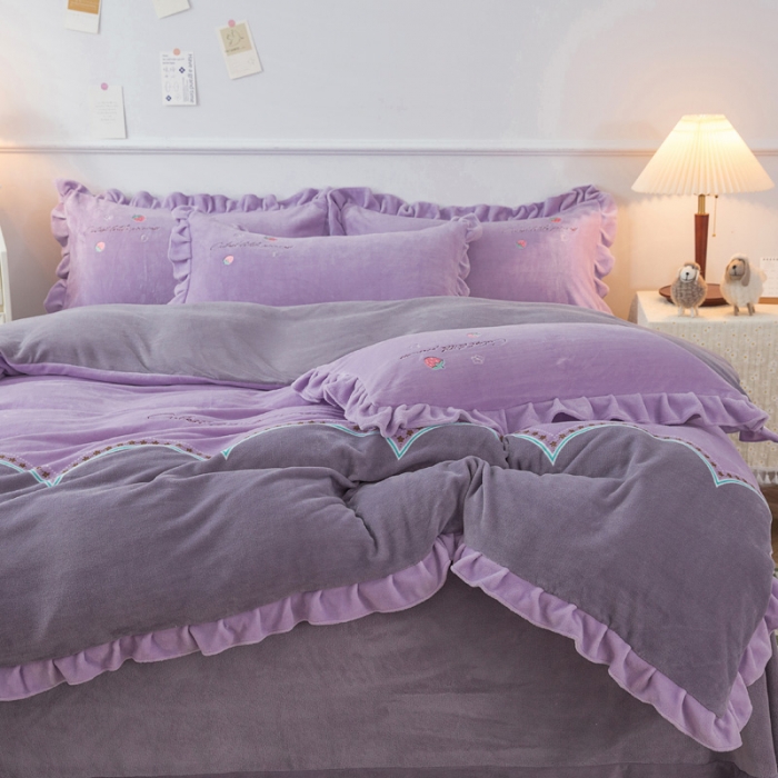 91家纺网 家纺一手货源 找家纺 优姿家纺 牛奶绒贴边绣花荷叶花边保暖四件 花仙子-紫