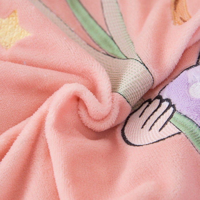 91家纺网 家纺一手货源 找家纺 优姿家纺 牛奶绒贴边绣花荷叶花边保暖四件 守护甜心-白