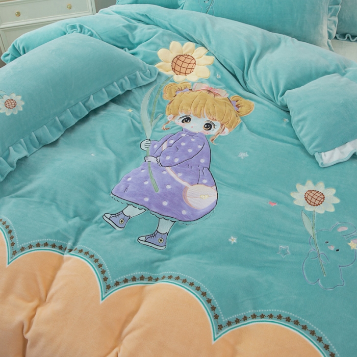 91家纺网 家纺一手货源 找家纺 优姿家纺 牛奶绒贴边绣花荷叶花边保暖四件 守护甜心-黄