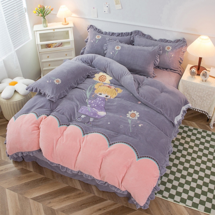 91家纺网 家纺一手货源 找家纺 优姿家纺 牛奶绒贴边绣花荷叶花边保暖四件 守护甜心-灰