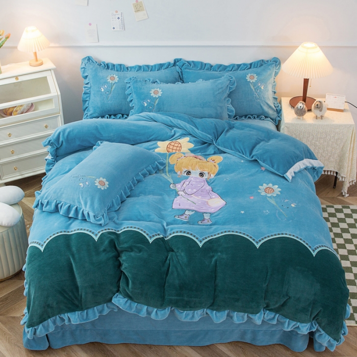 91家纺网 家纺一手货源 找家纺 优姿家纺 牛奶绒贴边绣花荷叶花边保暖四件 守护甜心-蓝