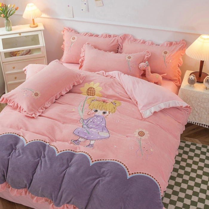 91家纺网 家纺一手货源 找家纺 优姿家纺 牛奶绒贴边绣花荷叶花边保暖四件 守护甜心-玉