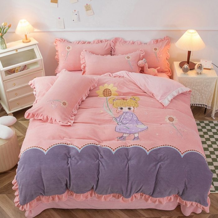 91家纺网 家纺一手货源 找家纺 优姿家纺 牛奶绒贴边绣花荷叶花边保暖四件 守护甜心-玉