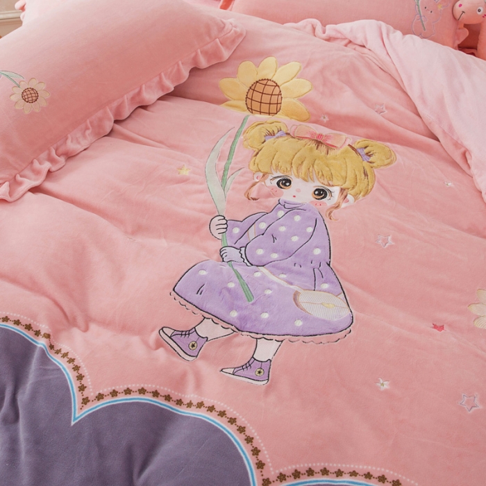 91家纺网 家纺一手货源 找家纺 优姿家纺 牛奶绒贴边绣花荷叶花边保暖四件 守护甜心-玉