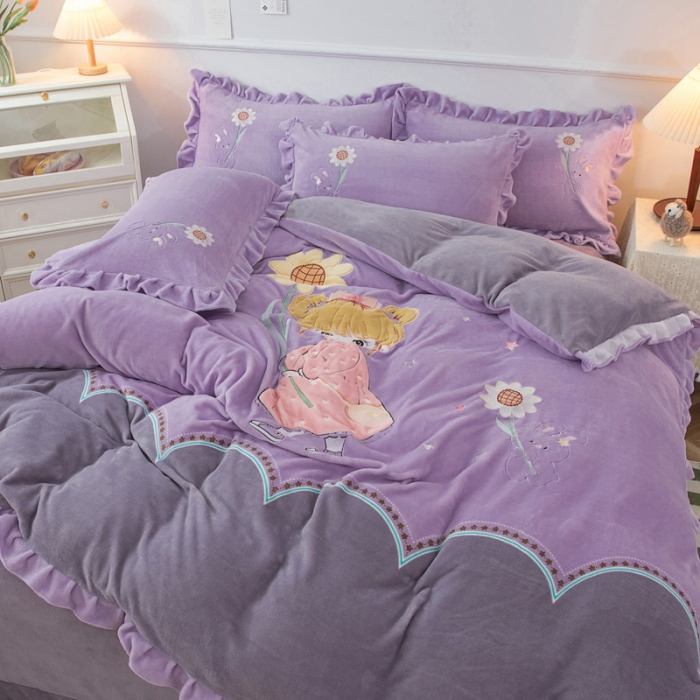 91家纺网 家纺一手货源 找家纺 优姿家纺 牛奶绒贴边绣花荷叶花边保暖四件 守护甜心-紫