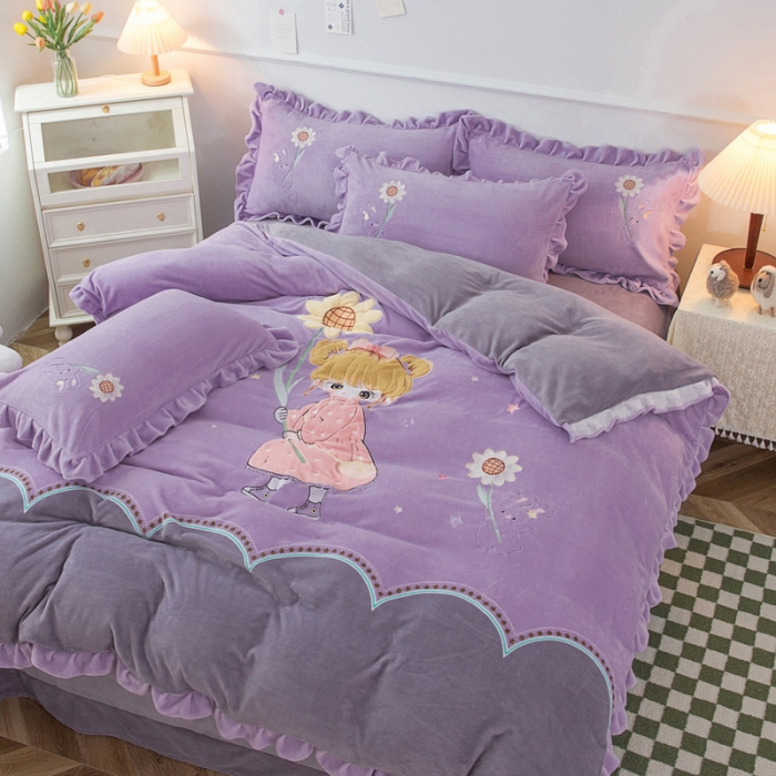 91家纺网 家纺一手货源 找家纺 优姿家纺 牛奶绒贴边绣花荷叶花边保暖四件 守护甜心-紫